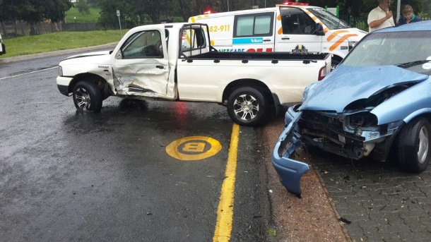 Paramedics from KZN EMS treated 16 patients after a minibus has overturned