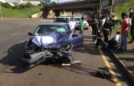 Three injured of which one one seriously after high speed collision