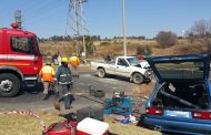 Krugersdorp head-on crash leaves one injured and one dead