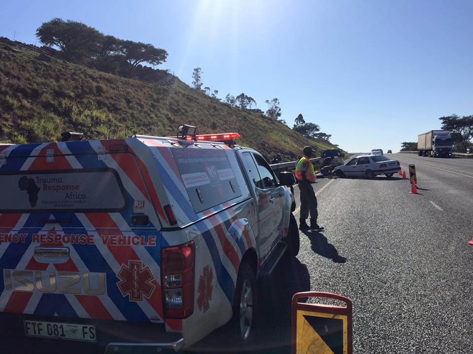 Scene secured after vehicle loses front wheel