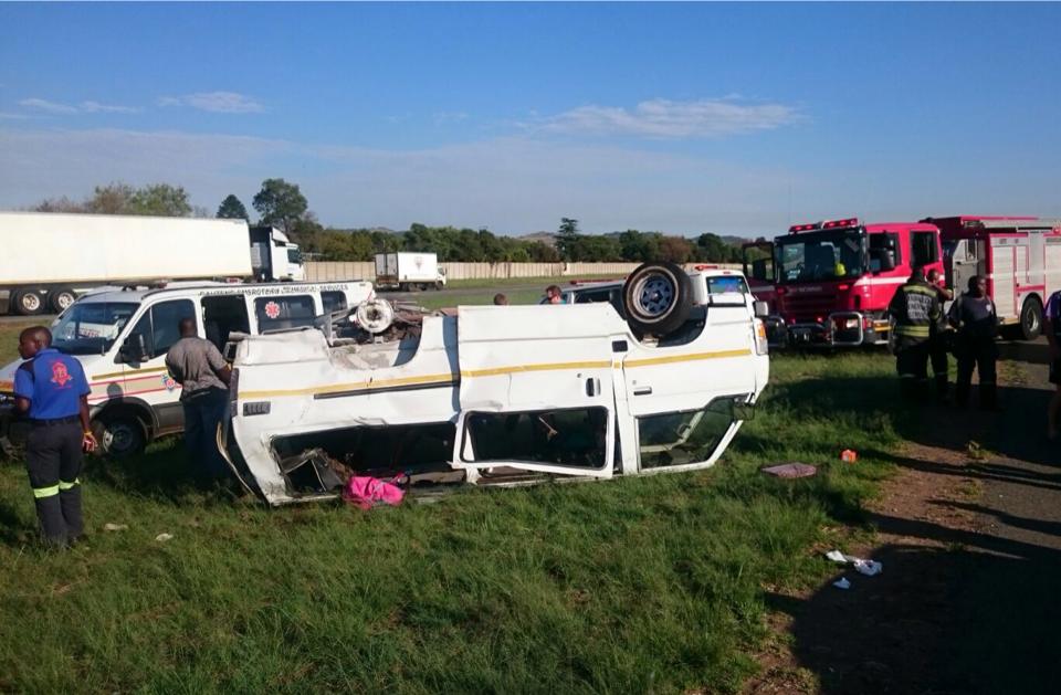 14 Injured in taxi rollover on the R59 after Swartkoppies