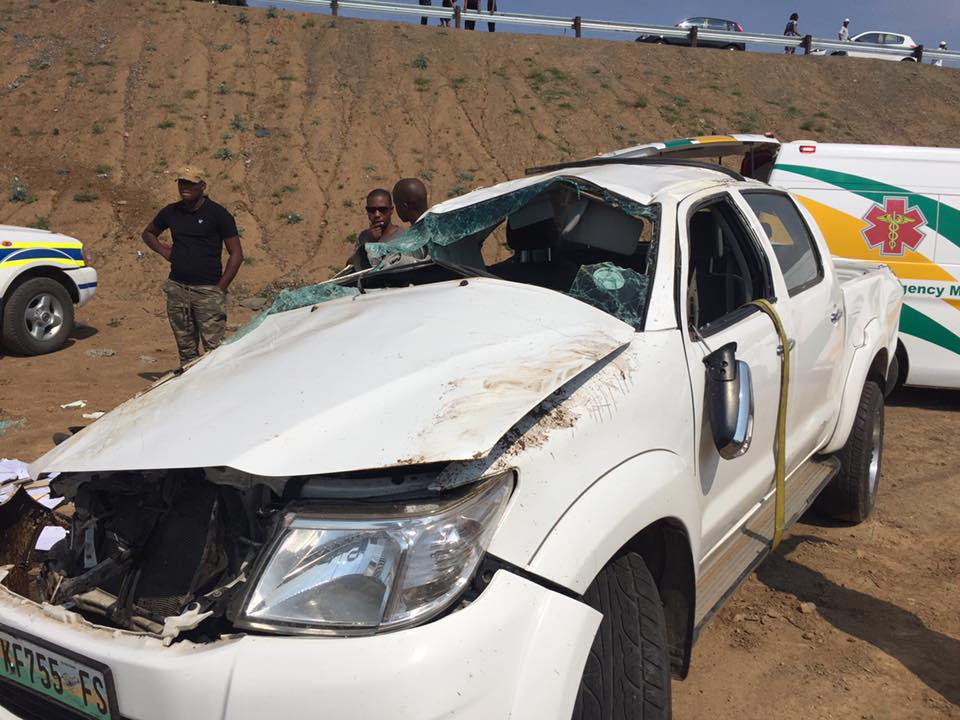 Fatal bakkie rollover on N8 between Bloemfontein and Thaba Nchu