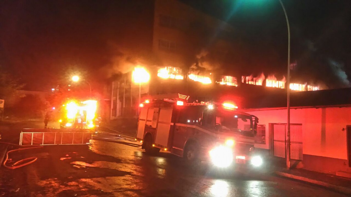 Bloemfontein building continues to burn