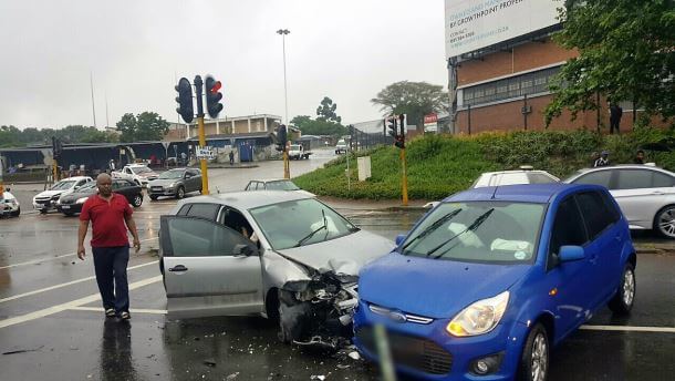 Two injured in Pinetown crash in a three car pile-up