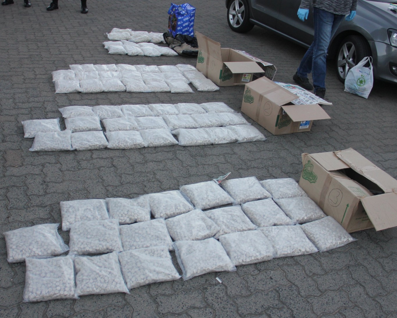 Hawks net R3.3 Million worth of Mandrax and large amount of abalone, arresting five suspects.