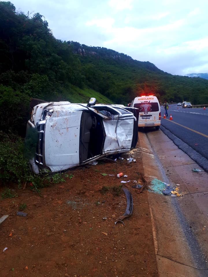 Several injured in vehicle rollover at Patatanek in Schoemanskloof