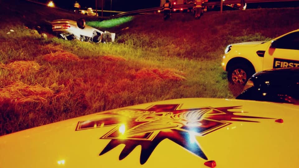 Minor injuries after vehicle rollover at Rietfontein