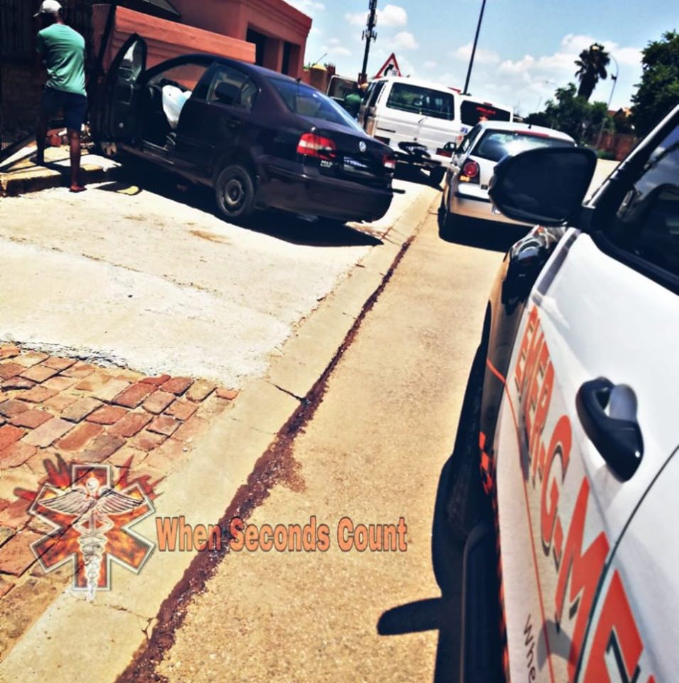 One vehicle collision in Mamelodi