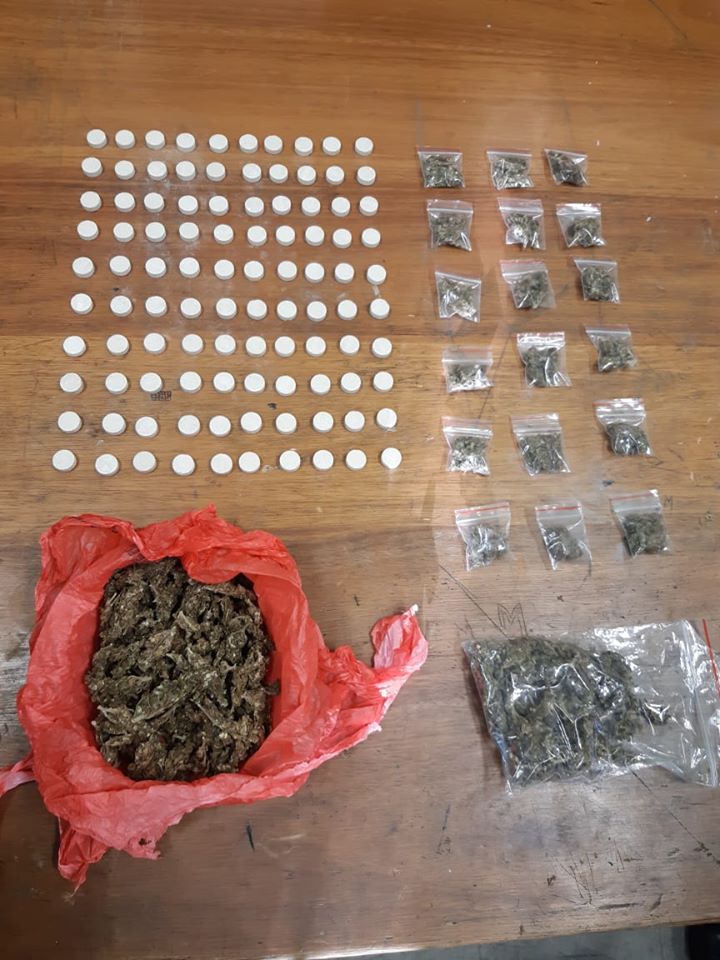 Suspects arrested in Paarl East and Mitchells Plain for possesion of drugs and firearms