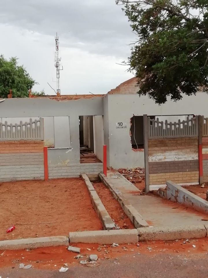 House that was used as a drug den demolished in Upington