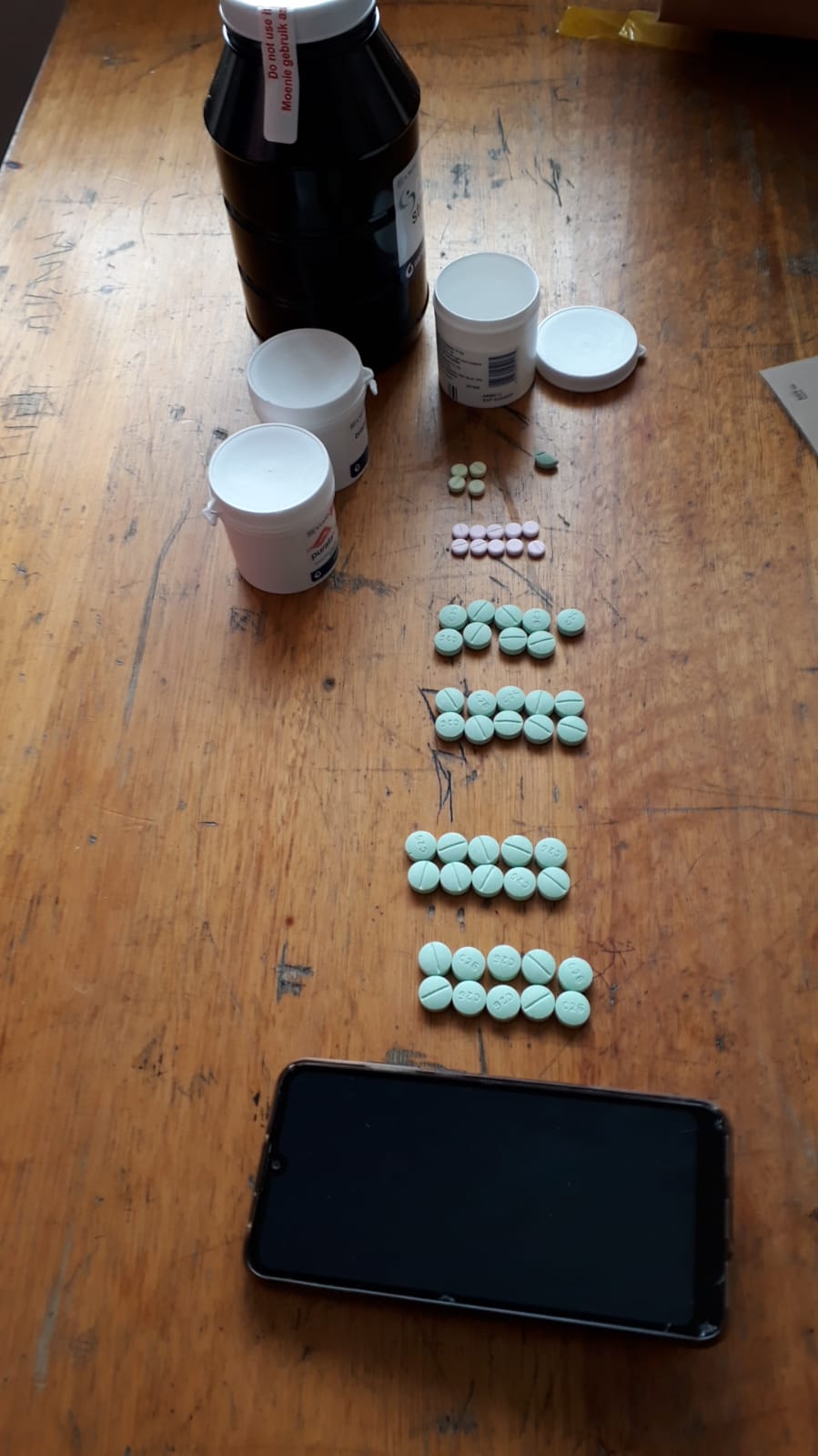 Anti-gang Unit arrest Bethelsdorp woman with schedule 5 tablets