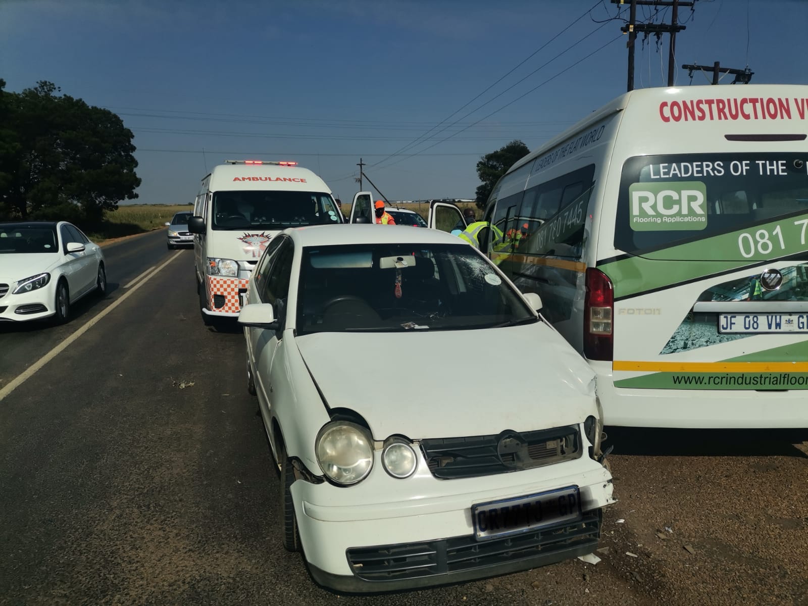 Multiple injured in a vehicle collison on the R25