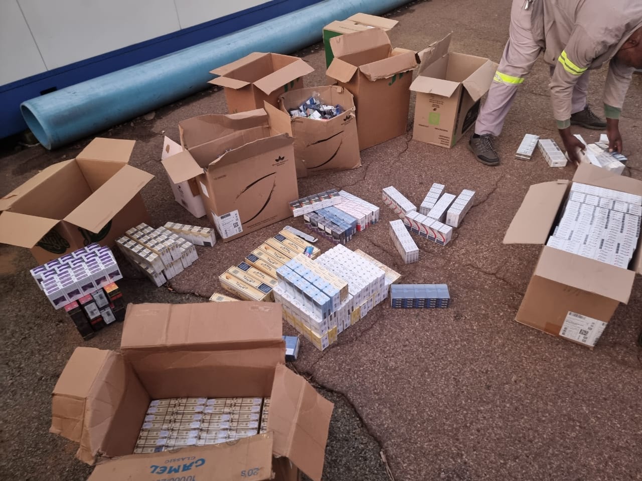 Three men arrested after selling illicit sigarettes in Hercules.