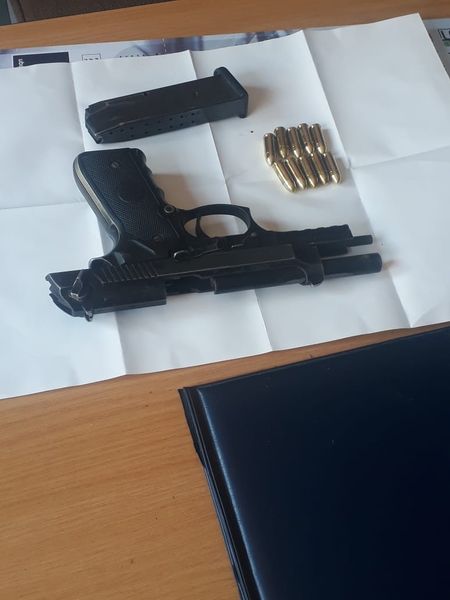 Four suspects arrested and firearms confiscated at Badplaas crossing.