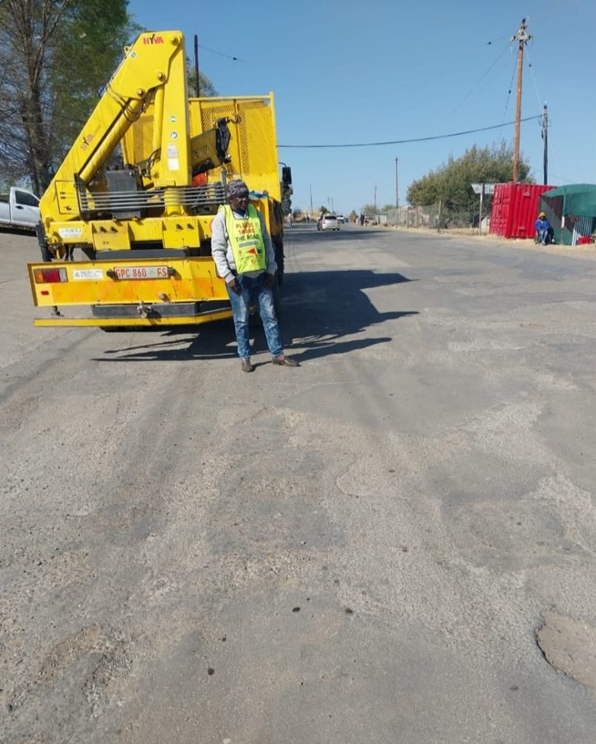 Road Aid Team deployed in Qwa Qwa for road repairs