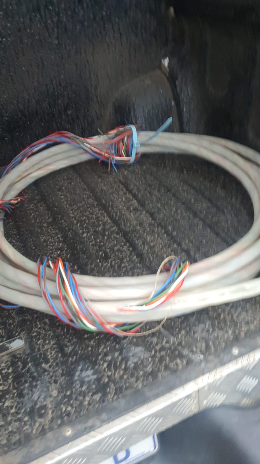 Thief caught stripping cables in Port Shepstone