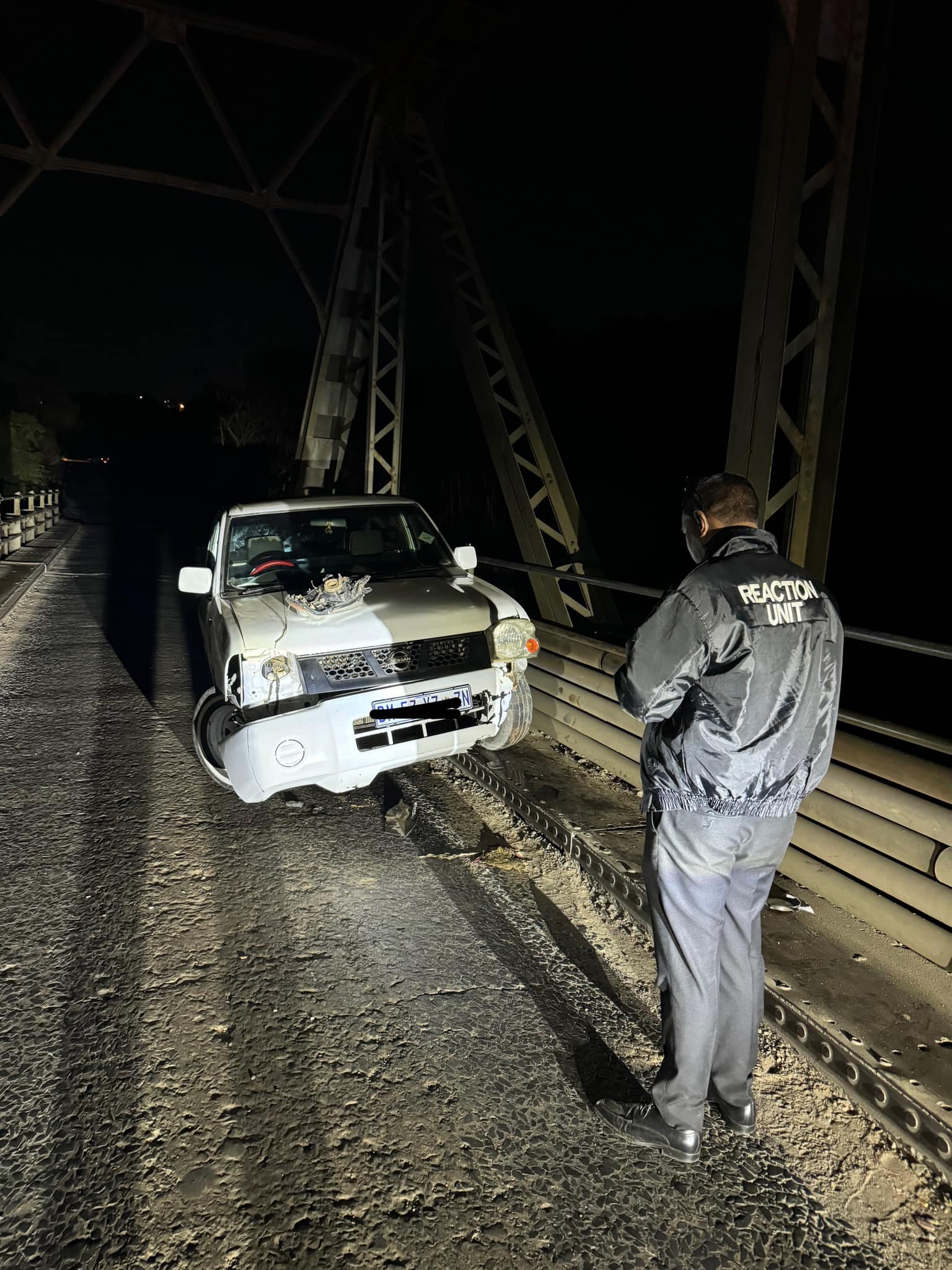 Bakkie crashed into a steel bridge in Caneland