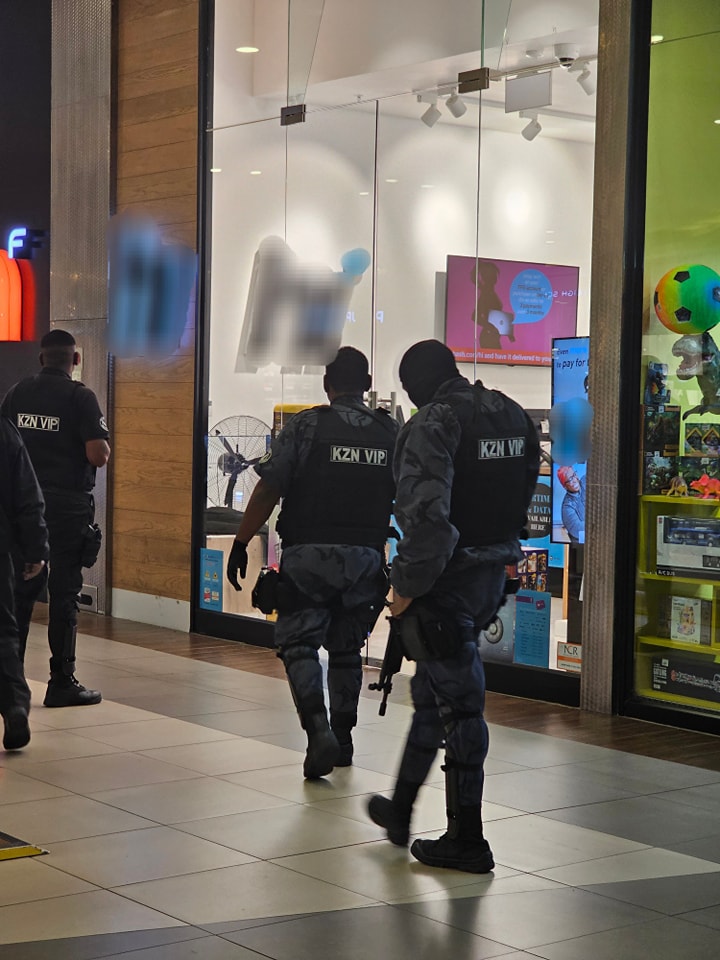 Business robbery at an electronics store in a Mall in Umhlanga