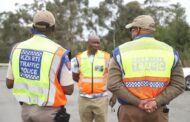 In anticipation of snowfall Road Traffic Inspectorate and Transport Infrastructure Unit has established a satelite base in Van Reenen on the N3