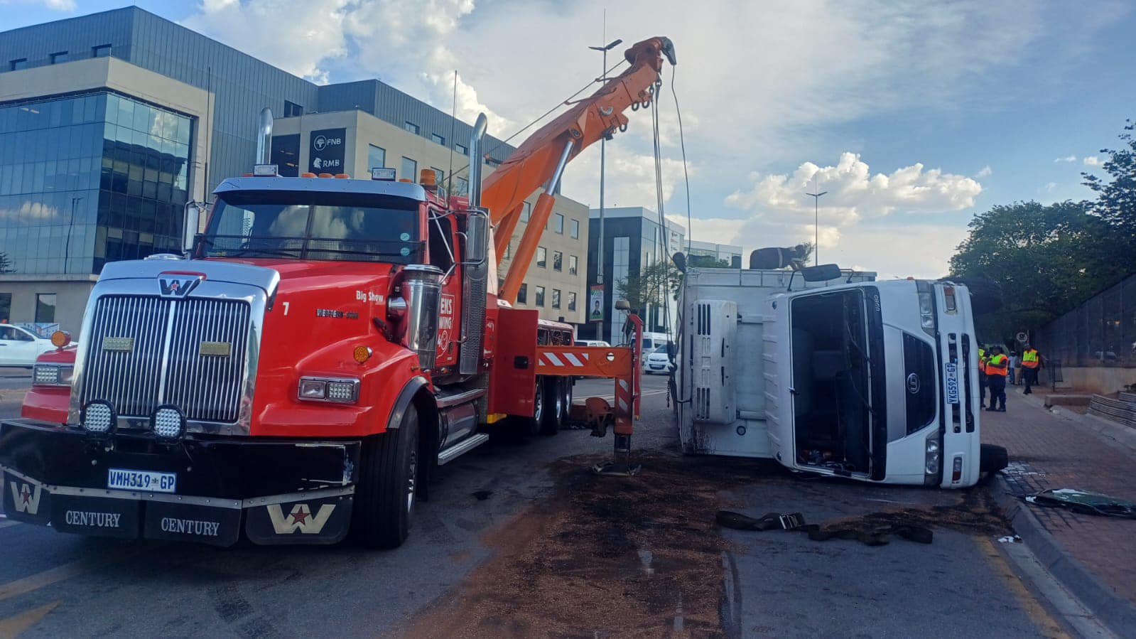 Overturned truck recovered in Pretoria East