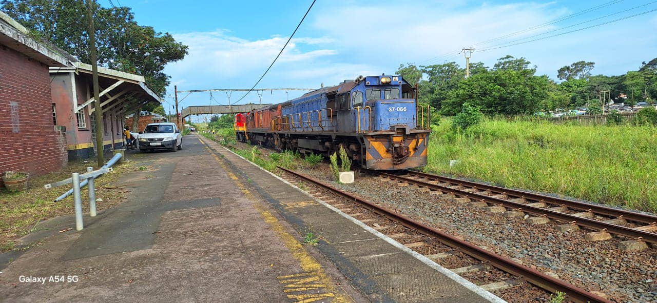 Man Killed By Train: Frasers - KZN