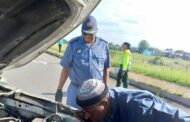 Provincial Commissioner of the Police in Gauteng, Lt Gen Tommy Mthombeni is leading from the front at a roadblock in Roodepoort