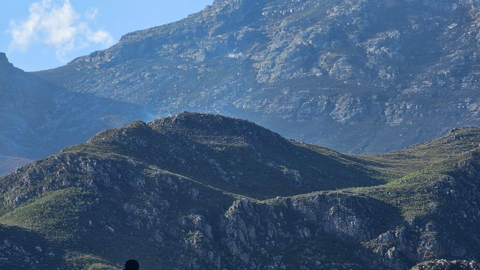 Mountain fire extinguished in the Swartberg Pass