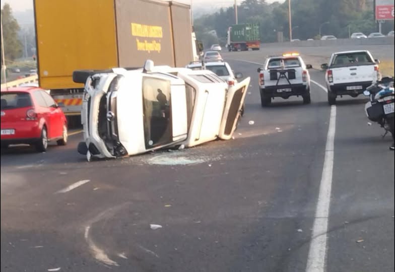 Rollover crash causing heavy traffic delays on the R24 and N3 direction North